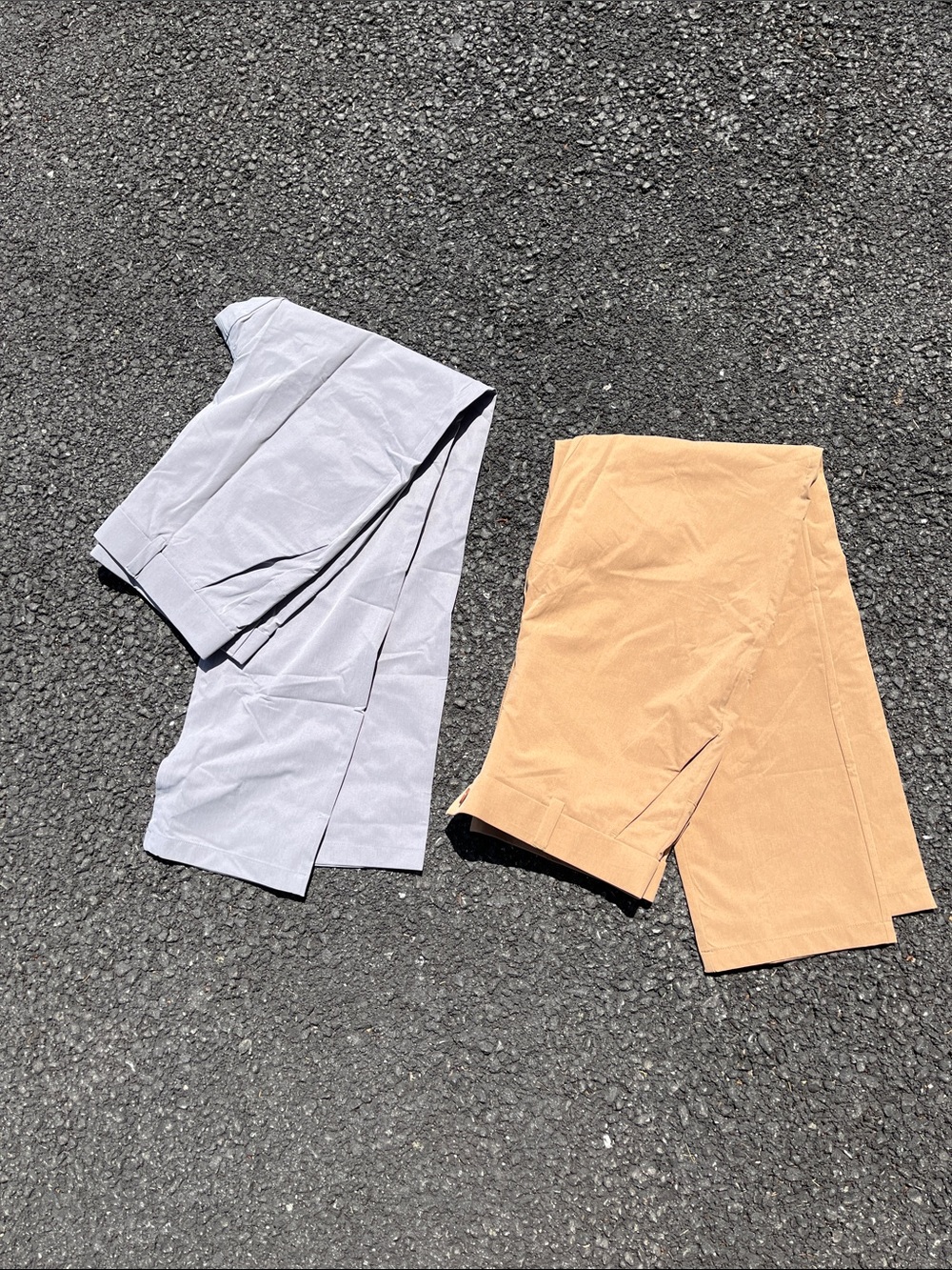 Pudolla men’s golf pants set of two in Light Gray and Camel
